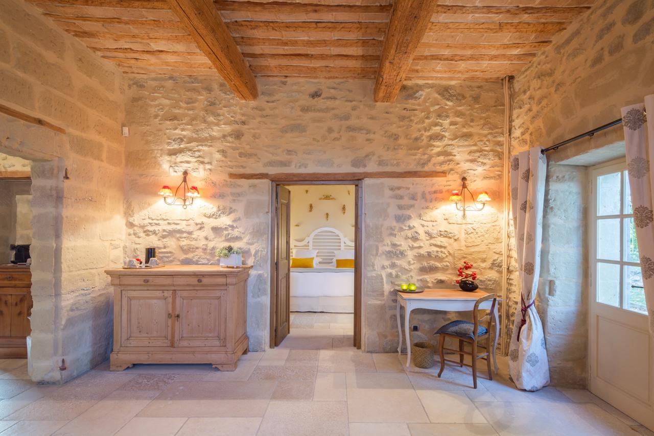 Domaine De Fos Bed and Breakfast Montaren-et-Saint-Médiers Εξωτερικό φωτογραφία