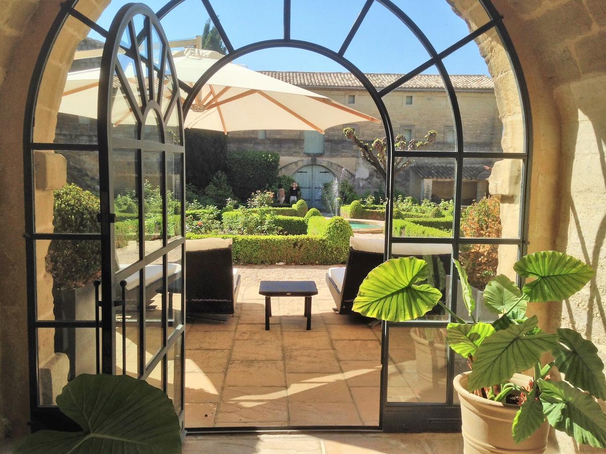 Domaine De Fos Bed and Breakfast Montaren-et-Saint-Médiers Εξωτερικό φωτογραφία
