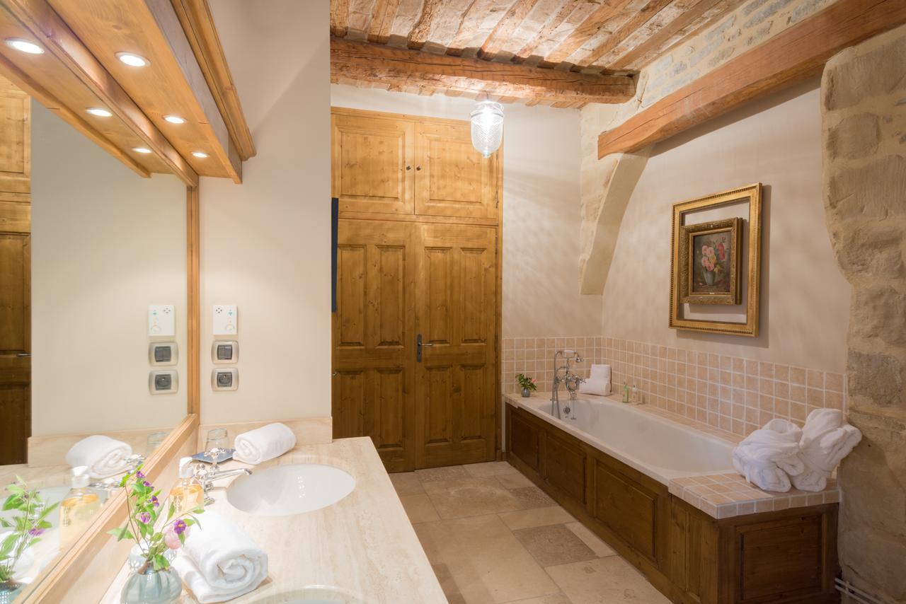 Domaine De Fos Bed and Breakfast Montaren-et-Saint-Médiers Εξωτερικό φωτογραφία