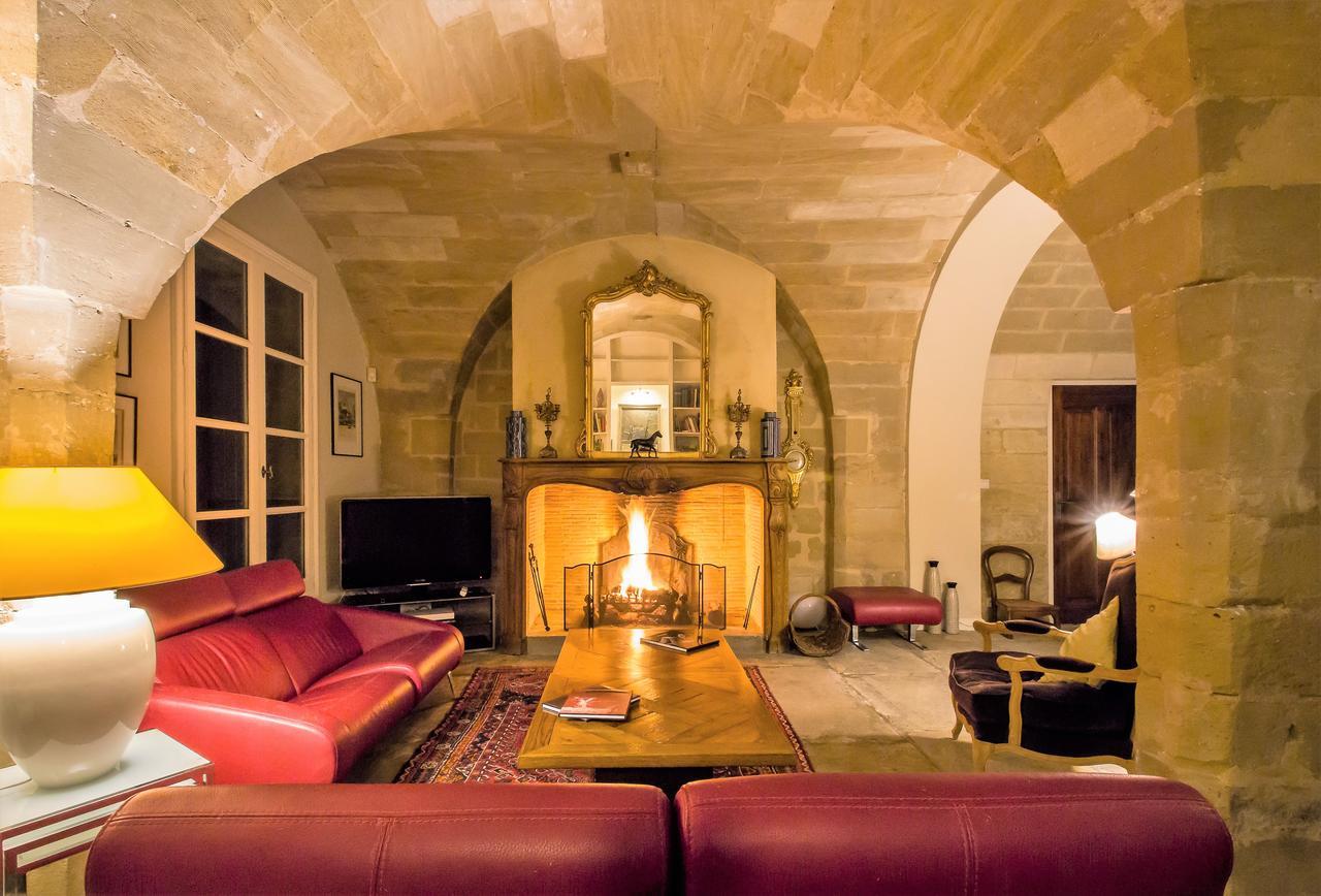 Domaine De Fos Bed and Breakfast Montaren-et-Saint-Médiers Εξωτερικό φωτογραφία